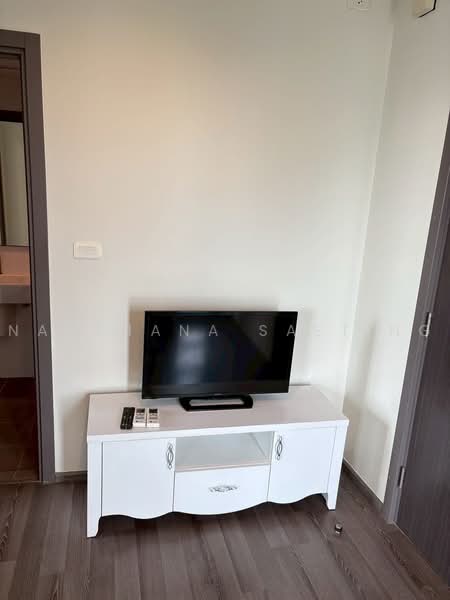 The Base Park East Sukhumvit 77, Bangkok, 99 Soi Pridi Banomyong 2, Phra Kanong Nua, Watthana, Bangkok, 1 Bedroom, 30 sqm, Condo For Rent, by Nanthana SaeTing, 500464059 - DDproperty.com