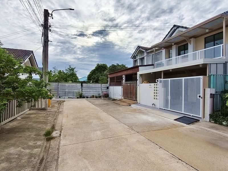 บ้านสวย หน้าบ้านโล่ง จอดรถสบาย ๆ หมู่บ้านพฤกษา 76 บางใหญ่ ตลาดพระปิ่น 3 ใกล้เซ็นทรัล เวสเกต, นนทบุรี, กาญจนาภิเษก, บางใหญ่, บางใหญ่, นนทบุรี, 110 ตร.ม., ทาวน์เฮ้าส์ ขาย, โดย บุษบากร (เจี๊ยบ), 500464119 - DDproperty.com