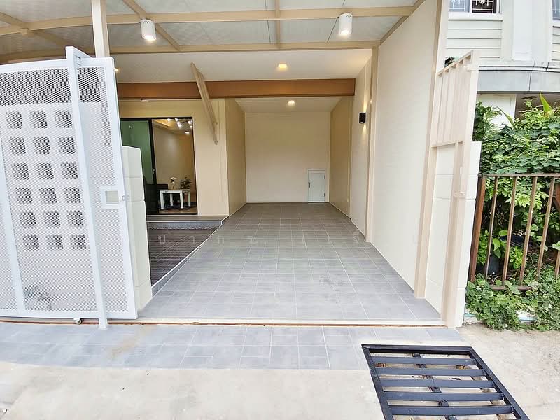 บ้านสวย หน้าบ้านโล่ง จอดรถสบาย ๆ หมู่บ้านพฤกษา 76 บางใหญ่ ตลาดพระปิ่น 3 ใกล้เซ็นทรัล เวสเกต, Nonthaburi, กาญจนาภิเษก, Bang Yai, Bang Yai, Nonthaburi, 3 Bedrooms, 110 sqm, Townhouse For Sale, by บุษบากร (เจี๊ยบ), 500464119 - DDproperty.com
