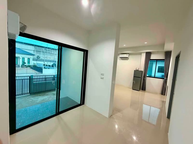 ให้เช่าบ้านเดี่ยว พร้อมอยู่ ใกล้นิคม WHA นิคมพัฒนา ระยอง, Rayong, Phananikhom, Nikhom Pattana, Rayong, 3 Bedrooms, 150 sqm, Single Detached House For Rent, by Dusit Saengfa, 500464146 - DDproperty.com