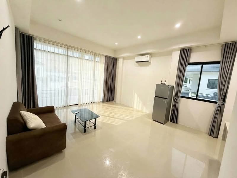 ให้เช่าบ้านเดี่ยว พร้อมอยู่ ใกล้นิคม WHA นิคมพัฒนา ระยอง, Rayong, Phananikhom, Nikhom Pattana, Rayong, 3 Bedrooms, 150 sqm, Single Detached House For Rent, by Dusit Saengfa, 500464146 - DDproperty.com