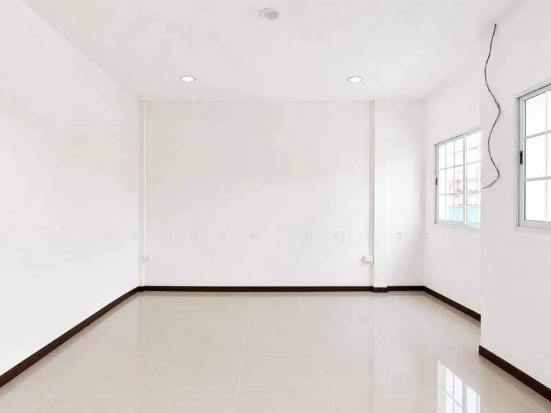บ้านอยู่เจริญ 3 : Baan Yoo Charoen 3, ปทุมธานี, พระองค์เจ้าสาย คลอง 4, ลาดสวาย, ลำลูกกา, ปทุมธานี, 130 ตร.ม., ทาวน์เฮ้าส์ ขาย, โดย กรกฤตย์ บุญสระ, 500464210 - DDproperty.com