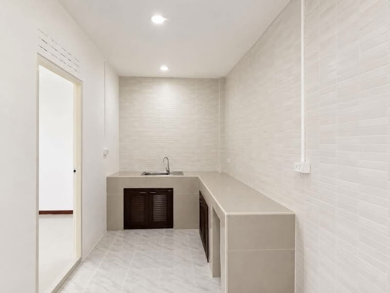 บ้านอยู่เจริญ 3 : Baan Yoo Charoen 3, Pathum Thani, พระองค์เจ้าสาย คลอง 4, Lat Sawai, Lam Luk Ka, Pathum Thani, 3 Bedrooms, 130 sqm, Townhouse For Sale, by กรกฤตย์ บุญสระ, 500464210 - DDproperty.com