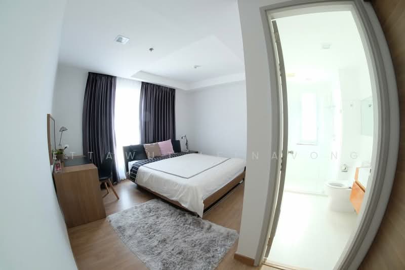Thru Thonglor, Bangkok, Petchaburi Road, Bang Kapi, Huai Khwang, Bangkok, 2 Bedrooms, 62 sqm, Condo For Rent, by Settawut Leenavong, 500464224 - DDproperty.com