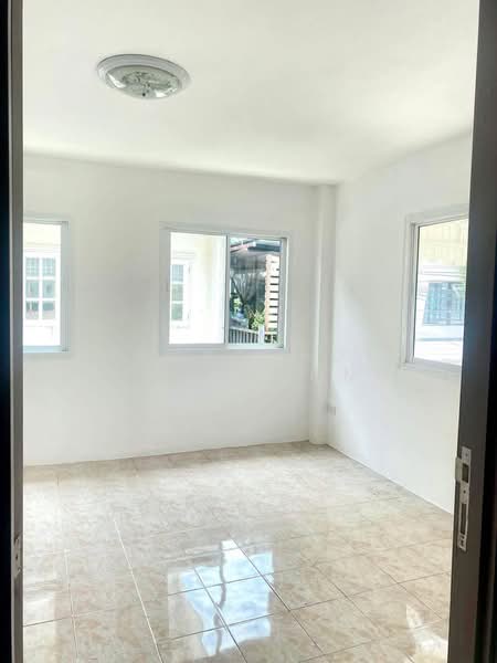 4-BR Townhouse, Bangkok, Lat Phrao, Bangkok, 4 Bedrooms, 325 sqm, Townhouse For Rent, by Thanachot Khantigamongun, 500464225 - DDproperty.com