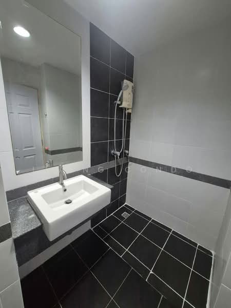 A Space Sukhumvit 77, Bangkok, 2345 Sukhumvit 77 Road, Suan Luang, Bangkok, Studio, 31 sqm, Condo For Rent, by Living Condo, 500464233 - DDproperty.com
