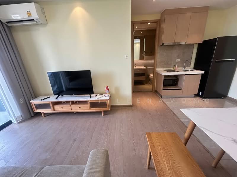 Regal Sathon-Naradhiwas, Bangkok, Naradhiwas Rajanagarindra Road, Thung Maha Mek, Sathon, Bangkok, 1 Bedroom, 35 sqm, Condo For Rent, by Settawut Leenavong, 500464234 - DDproperty.com