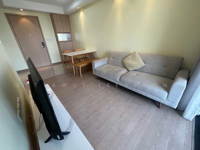 Regal Sathon-Naradhiwas, Bangkok, Naradhiwas Rajanagarindra Road, Thung Maha Mek, Sathon, Bangkok, 1 Bedroom, 35 sqm, Condo For Rent, by Settawut Leenavong, 500464234 - DDproperty.com