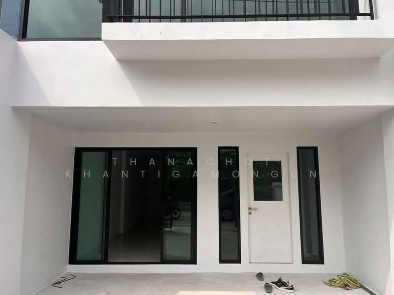 Deco @ Bearing, Bangkok, Soi Sukhumvit 70/5, Sukhumvit Road, Bang Na, Bangkok, 2 Bedrooms, 200 sqm, Townhouse For Sale, by Thanachot Khantigamongun, 500464260 - DDproperty.com