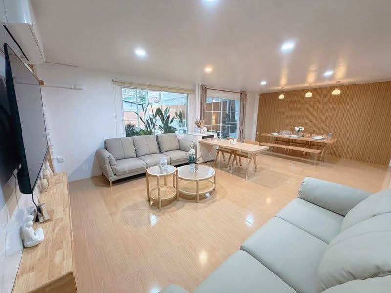 รัชดา 18, Bangkok, Samsen Nok, Huai Khwang, Bangkok, 5 Bedrooms, 250 sqm, Townhouse For Rent, by การุณ ชมภูบุตร, 500464267 - DDproperty.com