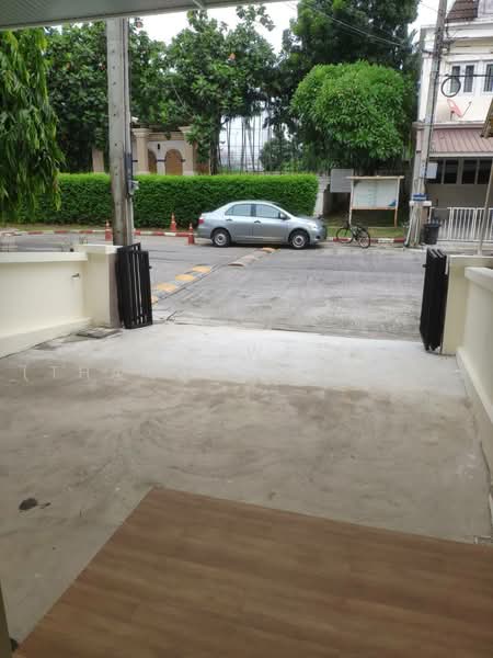 Renovated 3BR Townhouse Near Rama IX Park with Tenant and 5% ROI for Sale, Bangkok, Prawet, Bangkok, 3 Bedrooms, 135 sqm, Townhouse For Sale, by Fazwaz (Thailand) Co., Ltd., 500464272 - DDproperty.com