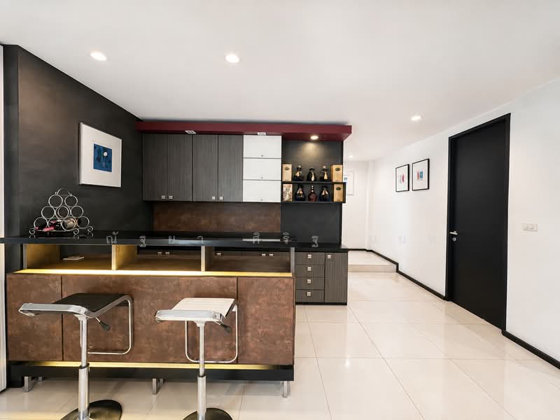 Noble Tara Pattanakarn, Bangkok, 2046 Pattanakarn Road, Suan Luang, Bangkok, 3 Bedrooms, 400 sqm, Single Detached House For Sale, by ณัฐยา ศิริฐานนท์, 500464283 - DDproperty.com
