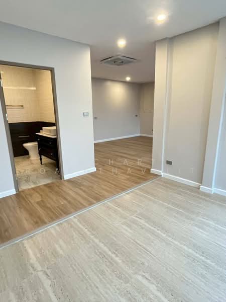 Luxury 2-story Townhouse for Rent, 220 sqm, Sukhumvit Soi 50, Bangkok, Sukhumvit 50, Phra Kanong, Khlong Toei, Bangkok, 3 Bedrooms, 220 sqm, Townhouse For Rent, by Suchart Roachthavilit, 500464355 - DDproperty.com