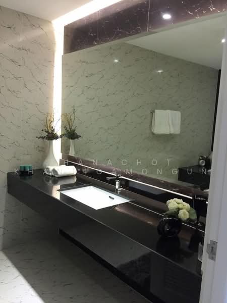 State Tower, Bangkok, 1055 Silom Road, Silom, Bang Rak, Bangkok, 1 Bedroom, 68 sqm, Condo For Rent, by Thanachot Khantigamongun, 500464460 - DDproperty.com