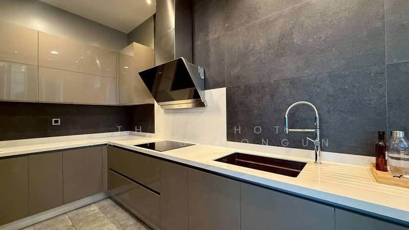 The Esse at Singha Complex, Bangkok, 1788 New Petchaburi Rd, Khlongtoei Nua, Watthana, Bangkok, 4 Bedrooms, 300 sqm, Condo For Rent, by Thanachot Khantigamongun, 500464510 - DDproperty.com