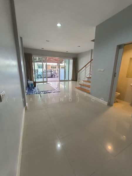 Baan Klang Muang Suksawat-Rama 3, Bangkok, Pracha Uthit 60 Alley, Thung Khru, Bangkok, 3 Bedrooms, 180 sqm, Townhouse For Sale, by Fazwaz (Thailand) Co., Ltd., 500464543 - DDproperty.com