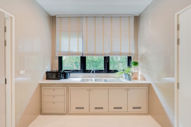 Narinsiri Krungthep Kreetha, Bangkok, Saphan Sung, Bangkok, 5 Bedrooms, 239 sqm, Single Detached House For Sale, by Knight Frank Chartered (Thailand) Co.,Ltd, 500464544 - DDproperty.com