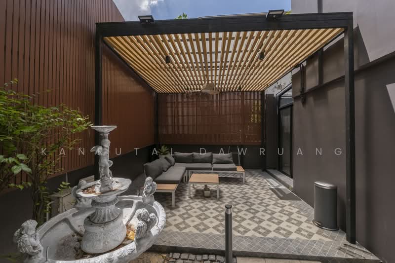 Residence Sukhumvit 65, Bangkok, Sukhumvit Road, Phra Kanong Nua, Watthana, Bangkok, 4 Bedrooms, 300 sqm, Townhouse For Sale, by Kanrutai Dawruang, 500464601 - DDproperty.com