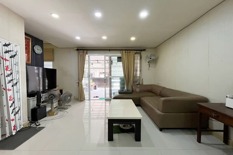 Gusto Sathorn - Taksin : กัสโต้ ทาวน์โฮม สาทร - ตากสิน, กรุงเทพ, จอมทอง, กรุงเทพ, 90 ตร.ม., ทาวน์เฮ้าส์ ขาย, โดย คุณเดย์, 500464618 - DDproperty.com