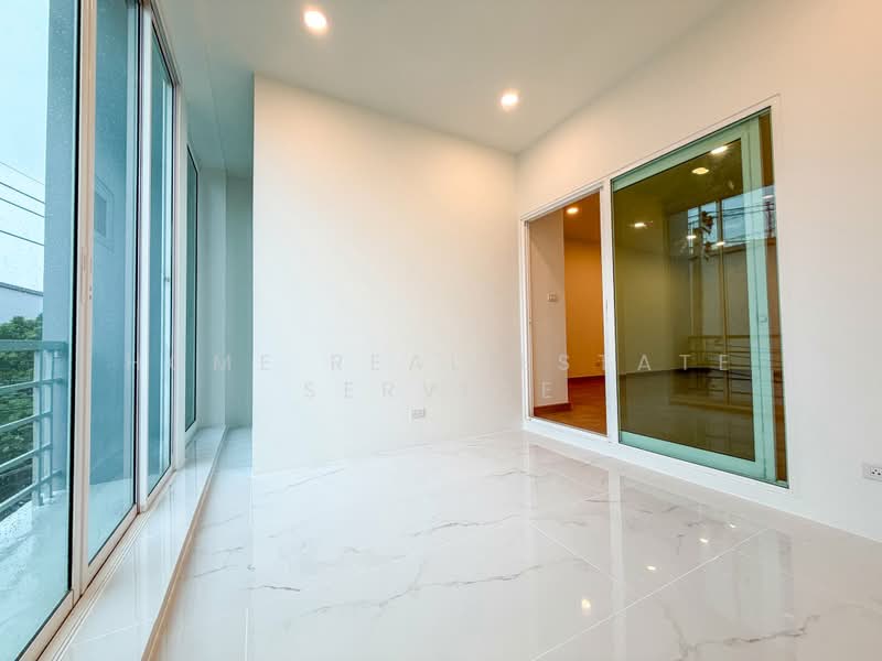 ดิ เอ็กซ์คลูซีฟ แคราย - งามวงศ์วาน, Nonthaburi, Tha-Sai, Muang Nonthaburi, Nonthaburi, 3 Bedrooms, 200 sqm, Townhouse For Sale, by HOME Real Estate Service, 500464636 - DDproperty.com