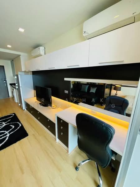 Sky Walk Residences, Bangkok, 1599 Sukhumvit Road, Phra Kanong Nua, Watthana, Bangkok, 1 Bedroom, 40 sqm, Condo For Rent, by Kritaphak Khongmueang, 500464655 - DDproperty.com