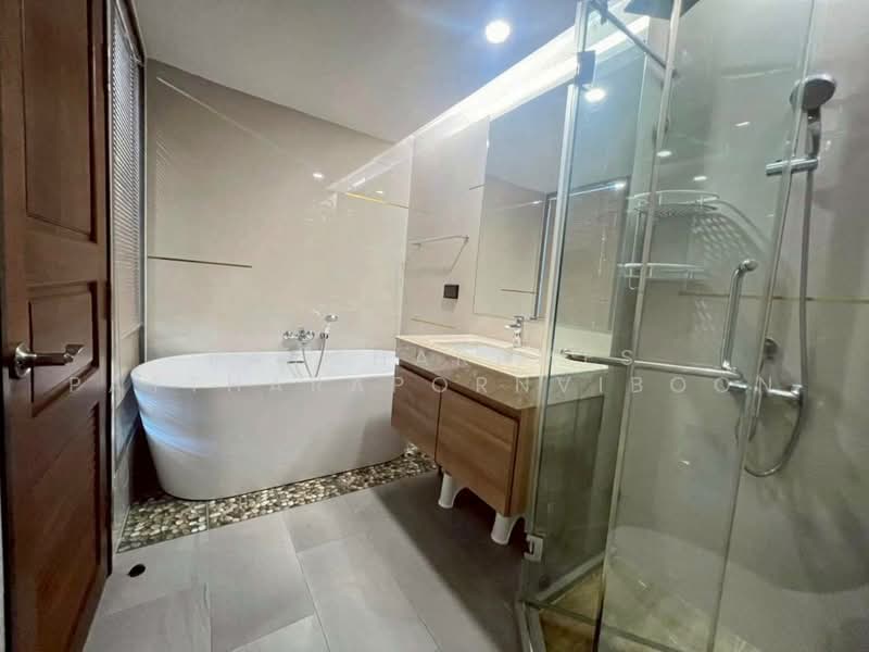 Amaranta Residence, Bangkok, Soi Pracha Rat 5, Pracharat Bumpan Road, Huai Khwang, Bangkok, 3 Bedrooms, 120 sqm, Condo For Rent, by Patcharames Pattharapornviboon, 500464700 - DDproperty.com