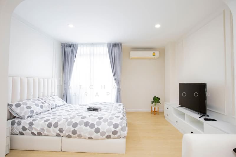 The Link Sukhumvit 50, Bangkok, Soi Sukhumvit 50, Sukhumvit Road, Phra Kanong, Khlong Toei, Bangkok, 1 Bedroom, 33 sqm, Condo For Rent, by Patcharames Pattharapornviboon, 500464733 - DDproperty.com