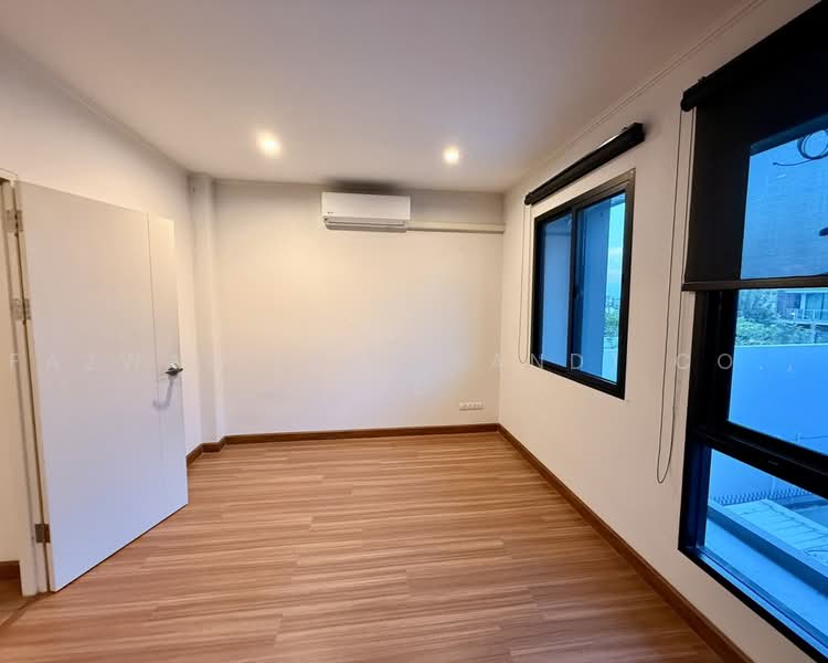 Supalai Essence Ladprao, Bangkok, Soi Ladprao 107, Khlong Chan, Bang Kapi, Bangkok, 4 Bedrooms, 181 sqm, Single Detached House For Sale, by Fazwaz (Thailand) Co., Ltd., 500464745 - DDproperty.com