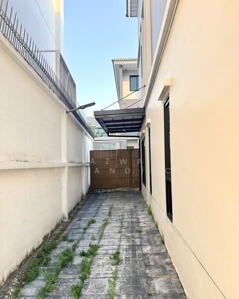 Supalai Essence Ladprao, Bangkok, Soi Ladprao 107, Khlong Chan, Bang Kapi, Bangkok, 4 Bedrooms, 181 sqm, Single Detached House For Sale, by Fazwaz (Thailand) Co., Ltd., 500464745 - DDproperty.com