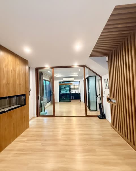 Supalai Essence Ladprao, Bangkok, Soi Ladprao 107, Khlong Chan, Bang Kapi, Bangkok, 4 Bedrooms, 181 sqm, Single Detached House For Sale, by Fazwaz (Thailand) Co., Ltd., 500464745 - DDproperty.com