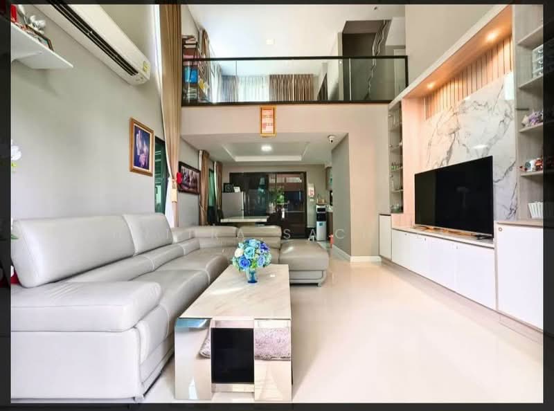 PATIO Phatthanakan 32, Bangkok, Suan Luang, Bangkok, 3 Bedrooms, 220 sqm, Townhouse For Sale, by Sunitra Sachdev, 500464749 - DDproperty.com