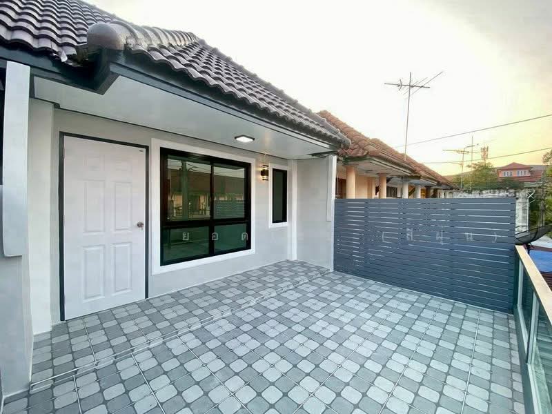 Baan Buathong 4, Nonthaburi, Ban Kluay-Sai Noi Road, Phimonrat, Bang Bua Thong, Nonthaburi, 2 Bedrooms, 70 sqm, Townhouse For Sale, by สรภพ ยอดไชย (สีฝุ่น), 500464755 - DDproperty.com