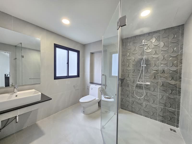 Townhouse for Sale in Phatthanakan 12, 23 sq.wah, 215 sq.m, 4 Bedrooms, Newly Renovated, Bangkok, Suan Luang, Bangkok, 4 Bedrooms, 215 sqm, Townhouse For Sale, by คุณ ณิชาภา, 500464785 - DDproperty.com