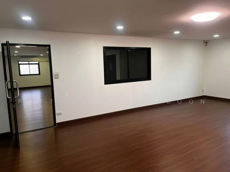 2-BR Townhouse, Bangkok, Lat Phrao, Bangkok, 2 Bedrooms, 260 sqm, Townhouse For Rent, by Patcharames Pattharapornviboon, 500464823 - DDproperty.com