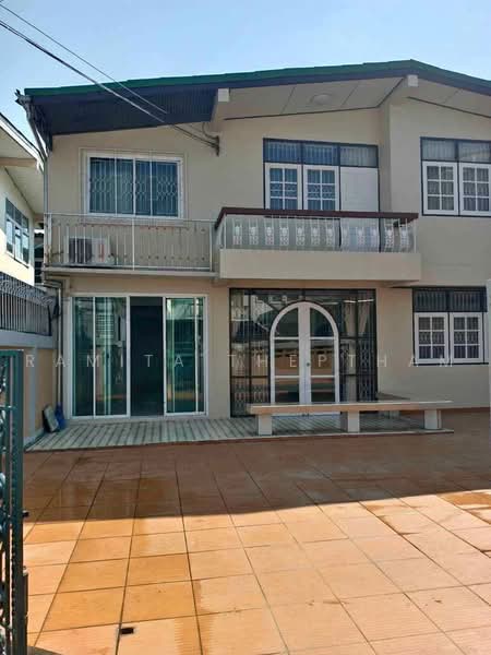 3-BR House, Bangkok, Khlong Chan, Bang Kapi, Bangkok, 3 Bedrooms, 204 sqm, Single Detached House For Rent, by Ramita Theptham, 500464854 - DDproperty.com
