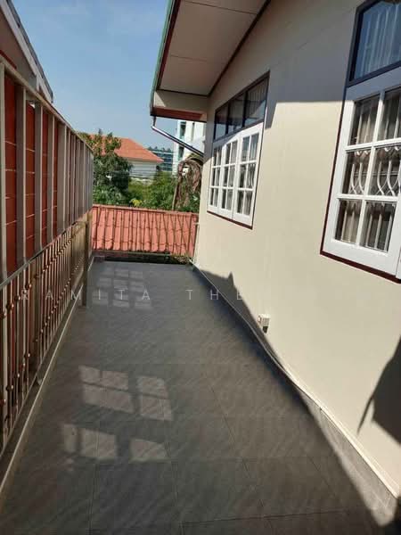 3-BR House, Bangkok, Khlong Chan, Bang Kapi, Bangkok, 3 Bedrooms, 204 sqm, Single Detached House For Rent, by Ramita Theptham, 500464854 - DDproperty.com