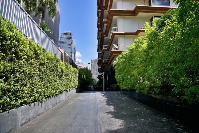 Lakeview Residences, Bangkok, Soi Sukhumvit 12, Khlong Toei, Bangkok, 4 Bedrooms, 380 sqm, Condo For Rent, by Vichuda Davi, 500464891 - DDproperty.com