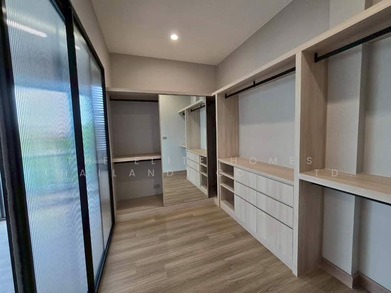 Baan Ninya Krungthepkreetha-Motorway, Bangkok, Khlong Song Ton Nun, Lat Krabang, Bangkok, 4 Bedrooms, 275 sqm, Single Detached House For Rent, by The Elite Homes (Thailand) Co., Ltd., 500464933 - DDproperty.com