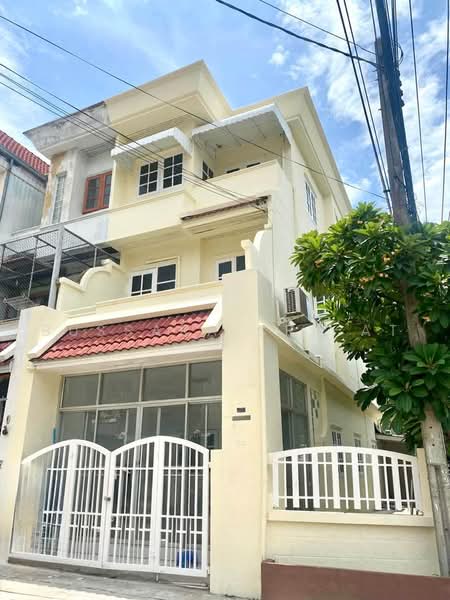 4-BR Townhouse, Bangkok, Lat Phrao, Bangkok, 4 Bedrooms, 325 sqm, Townhouse For Sale, by Bussara Sri-At, 500464948 - DDproperty.com