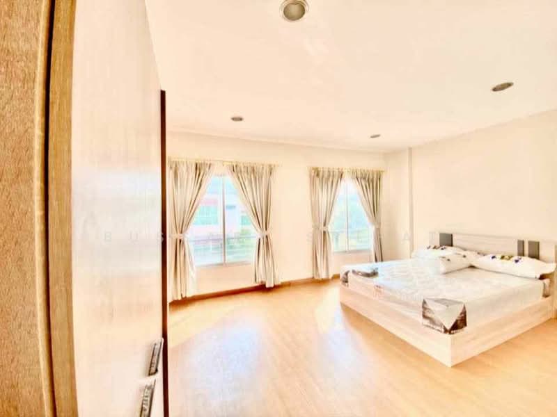 undefined, Bangkok, Saphan Sung, Bangkok, 3 Bedrooms, 204 sqm, Townhouse For Rent, by Bussara Sri-At, 500464953 - DDproperty.com