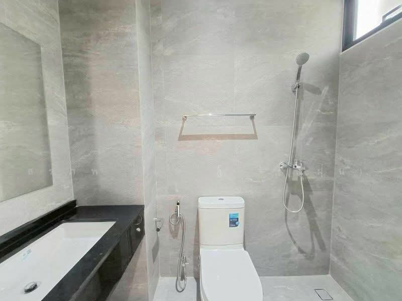 Feel Town Lat Phrao 101, Bangkok, ลาดพร้าว, Khlong Chaokhun Sing, Wang Thonglang, Bangkok, 3 Bedrooms, 270 sqm, Single Detached House For Rent, by สรภพ ยอดไชย (สีฝุ่น), 500464971 - DDproperty.com