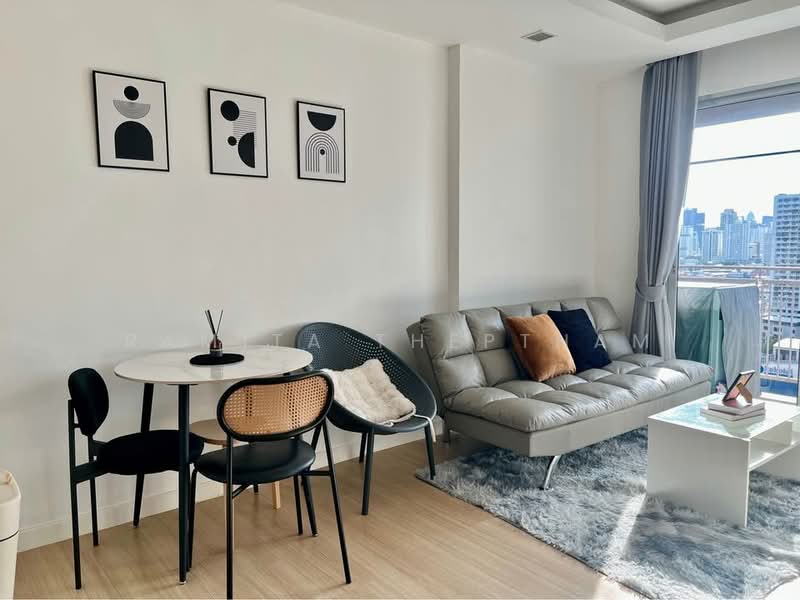Thru Thonglor, Bangkok, Petchaburi Road, Bang Kapi, Huai Khwang, Bangkok, 1 Bedroom, 37 sqm, Condo For Rent, by Ramita Theptham, 500464983 - DDproperty.com