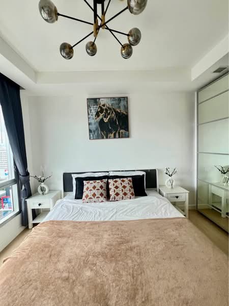 Thru Thonglor, Bangkok, Petchaburi Road, Bang Kapi, Huai Khwang, Bangkok, 1 Bedroom, 37 sqm, Condo For Rent, by Ramita Theptham, 500464983 - DDproperty.com