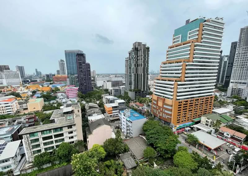 Maru Ekkamai 2, Bangkok, 70-5 Sukhumvit 63 Road, Phra Kanong Nua, Watthana, Bangkok, 2 Bedrooms, 60 sqm, Condo For Sale, by Pitchocha Kiatsinpon, 500465005 - DDproperty.com