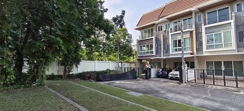 Urban Sathorn, Bangkok, Ratchaphruek Road, Bang Chak, Phasi Charoen, Bangkok, 3 Bedrooms, 204 sqm, Townhouse For Sale, by Pitchocha Kiatsinpon, 500465025 - DDproperty.com