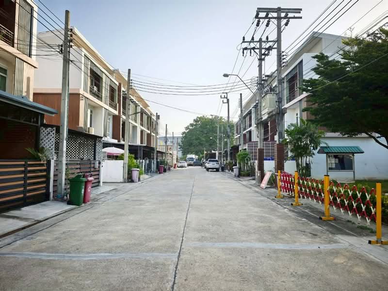 บ้านธรรมชาติ เพชรเกษม 114 (Baan Thammachad Phetkasem 114), Bangkok, ถนนเพชรเกษม, Nong Kang Plu, Nong Khaem, Bangkok, 3 Bedrooms, 150 sqm, Townhouse For Sale, by คุณ สุภาพร มณีวรรณ (ใหม่), 500465077 - DDproperty.com