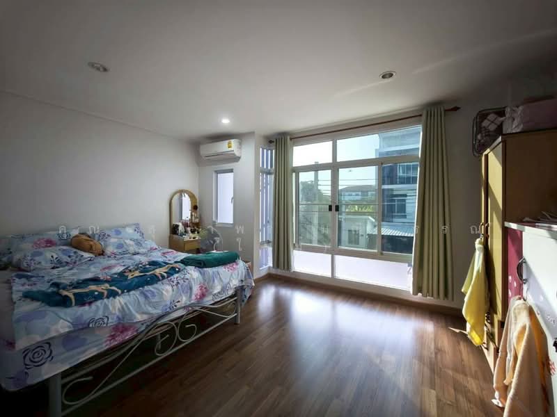 บ้านธรรมชาติ เพชรเกษม 114 (Baan Thammachad Phetkasem 114), Bangkok, ถนนเพชรเกษม, Nong Kang Plu, Nong Khaem, Bangkok, 3 Bedrooms, 150 sqm, Townhouse For Sale, by คุณ สุภาพร มณีวรรณ (ใหม่), 500465077 - DDproperty.com