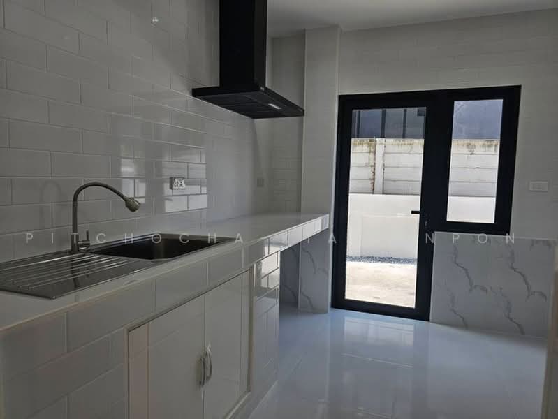 3-BR House, Bangkok, Khlong Khwang, Phasi Charoen, Bangkok, 3 Bedrooms, 160 sqm, Single Detached House For Sale, by Pitchocha Kiatsinpon, 500465106 - DDproperty.com