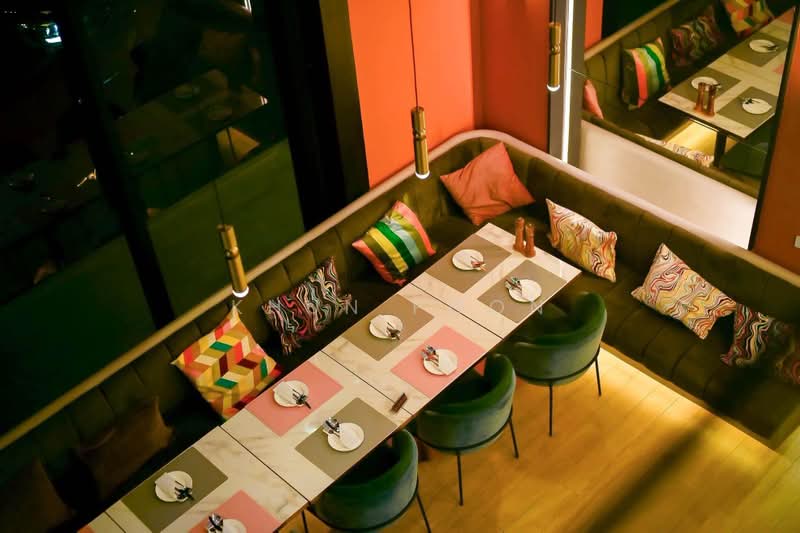 Retail Space for Rent, including a mezzanine and seating area. Semi-Outdoor Space, Kronos Building (, Bangkok, สาทรเหนือ, Silom, Bang Rak, Bangkok, , 112 sqm, Retail Space For Rent, by Khun Poon, 500465134 - DDproperty.com