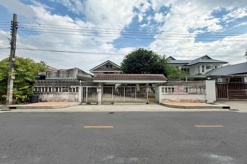 หมู่บ้านสวนพงษ์เพชร, Nonthaburi, ถนนแจ้งวัฒนะ, Ban Mai, Pak Kret, Nonthaburi, 4 Bedrooms, 350 sqm, Single Detached House For Sale, by คุณเมย์, 500465146 - DDproperty.com